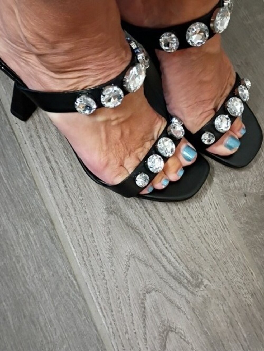 Michael Kors Clara Black Leather & Large Crystal Jeweled Slide Mules Sandals 7.5 - Picture 4 of 16